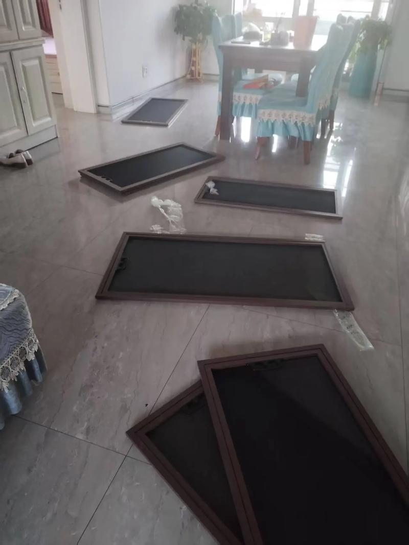 给客户安装金刚网纱窗的一天 汗水与信赖的交织